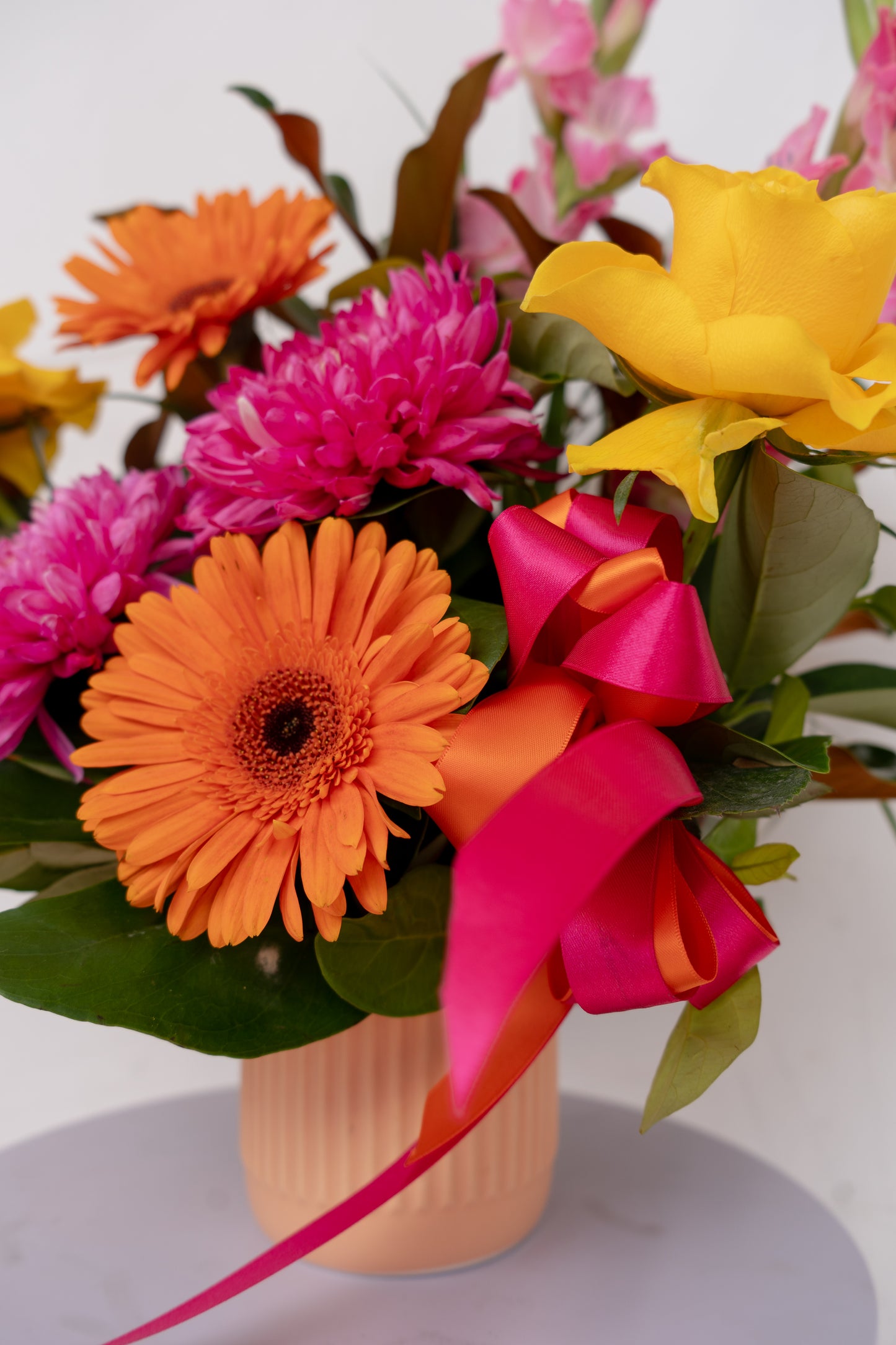 MD Pastel Ribbed Pot Bright